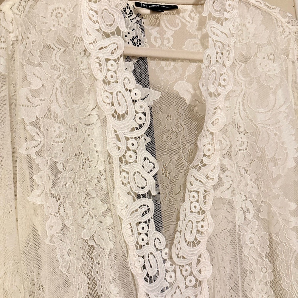 Elegant Lace Duster Cardigan - Picture 2 of 10